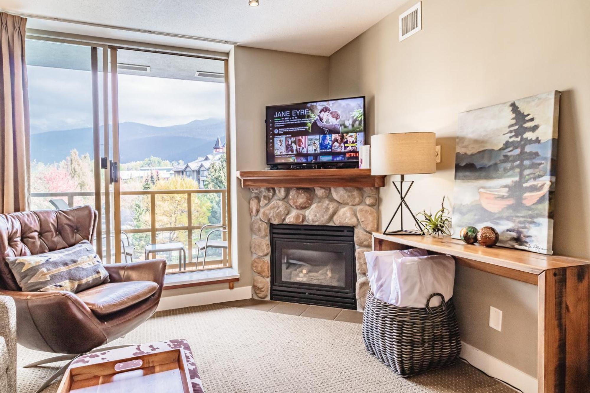 Cascade Lodge By Elevate Vacations Whistler Exterior photo