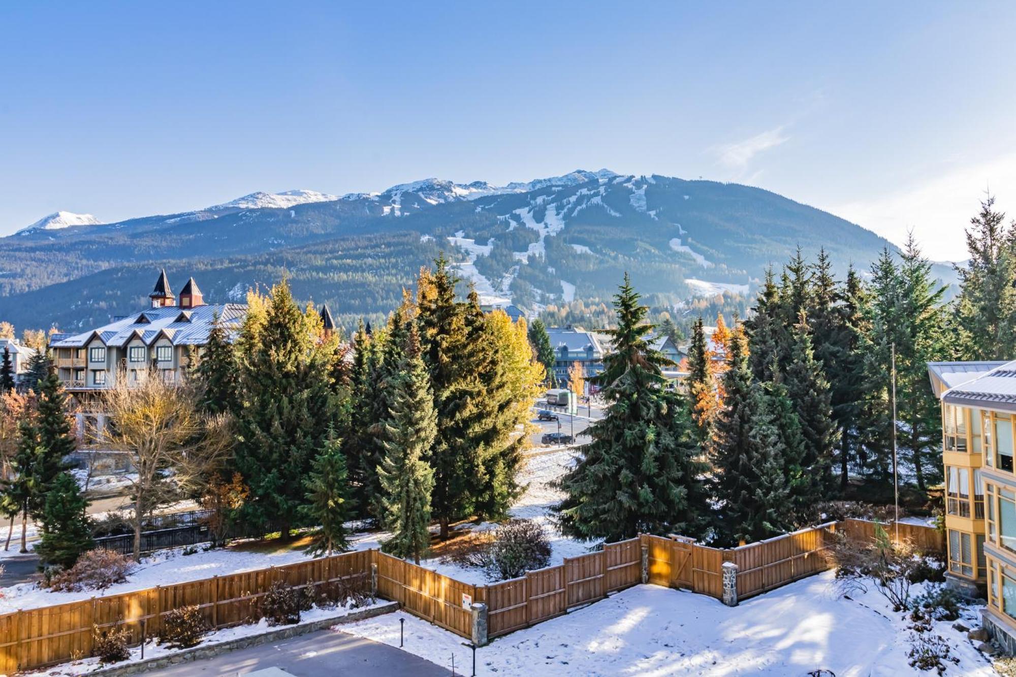 Cascade Lodge By Elevate Vacations Whistler Exterior photo