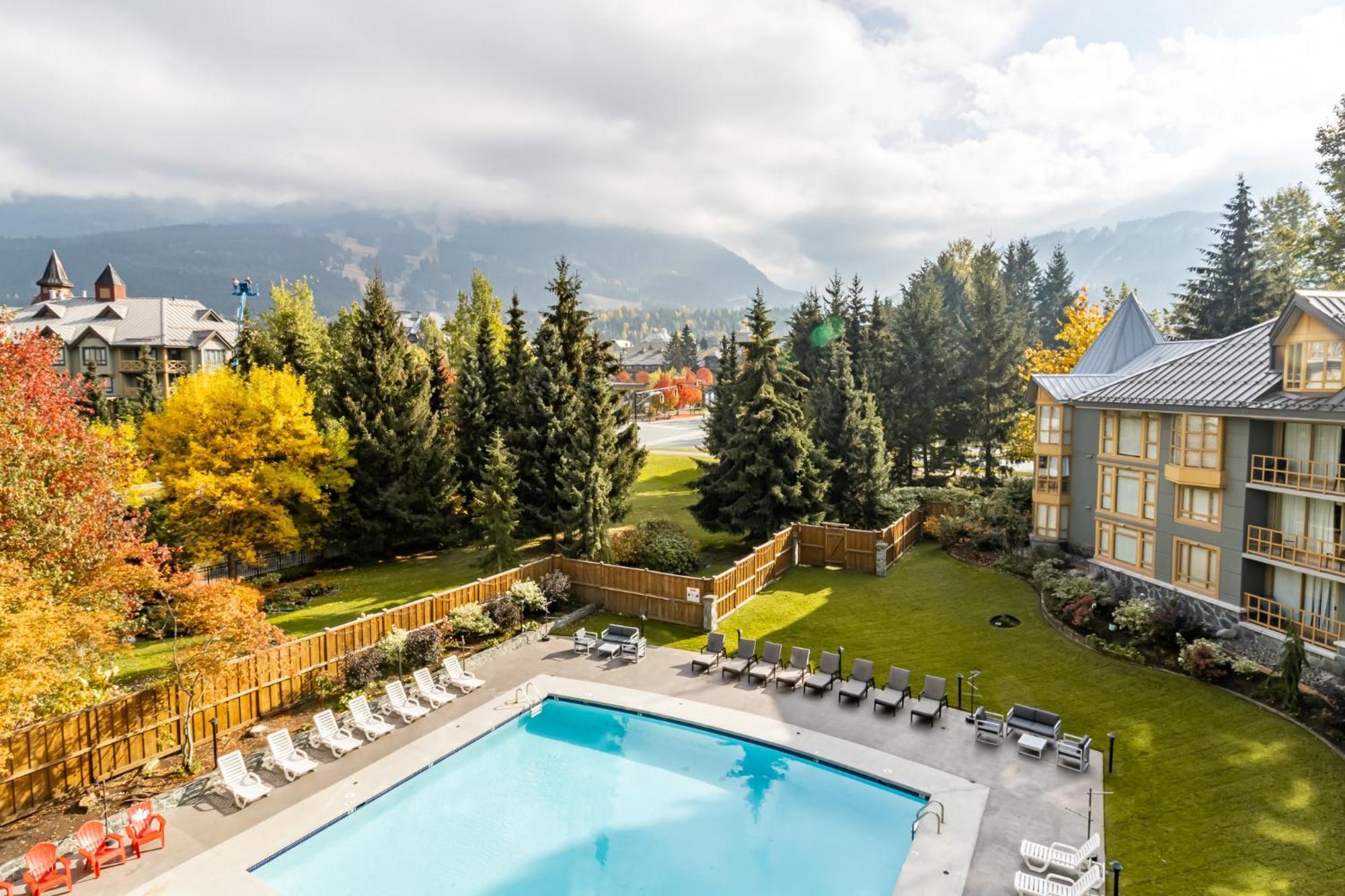 Cascade Lodge By Elevate Vacations Whistler Exterior photo