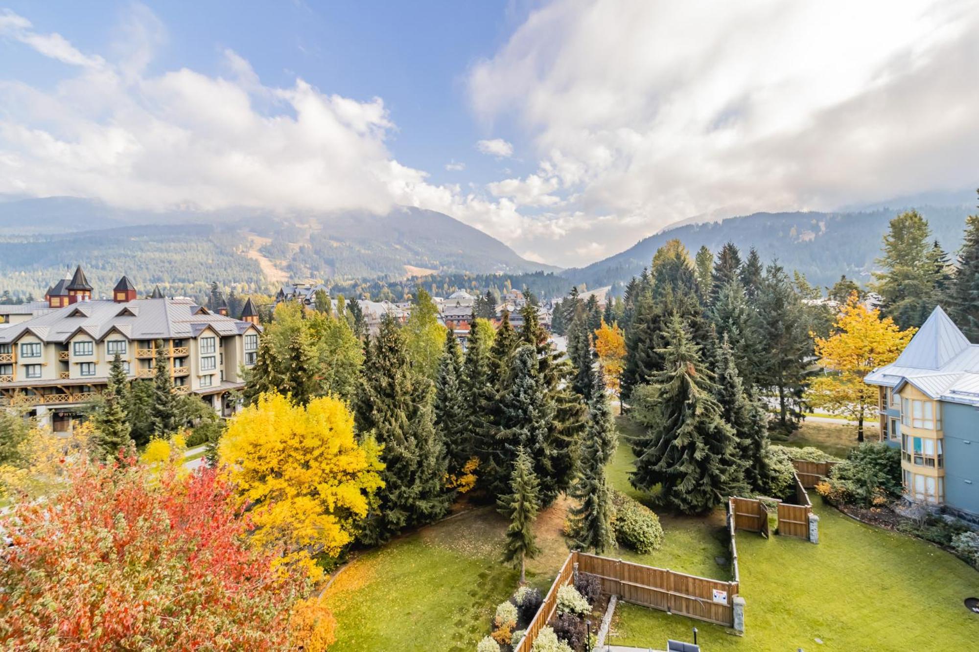 Cascade Lodge By Elevate Vacations Whistler Exterior photo